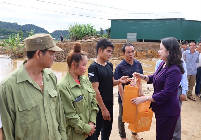 Phó Chủ tịch nước Võ Thị Ánh Xuân kiểm tra tình hình khắc phục hậu quả mưa lũ tại Sơn La (09/08/2024)